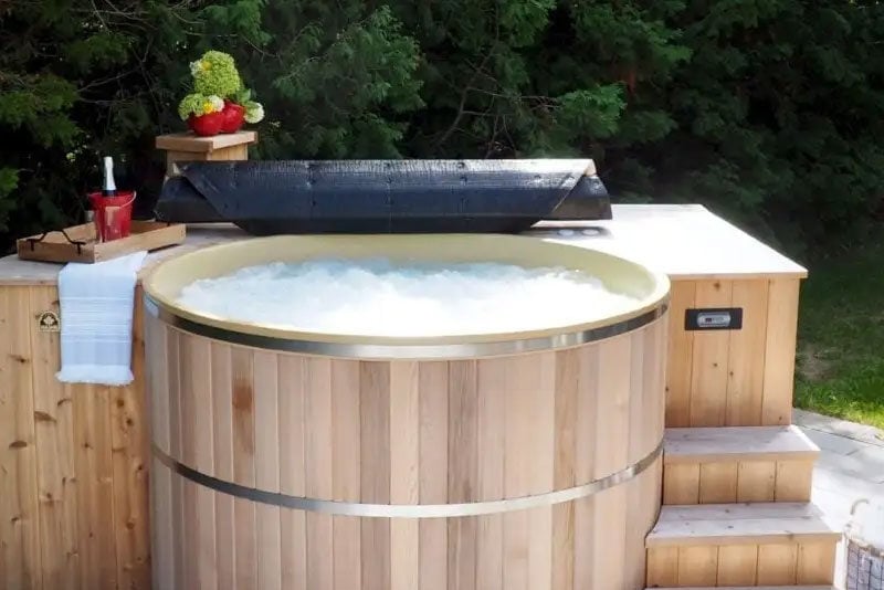 Algonquin Hot Tub