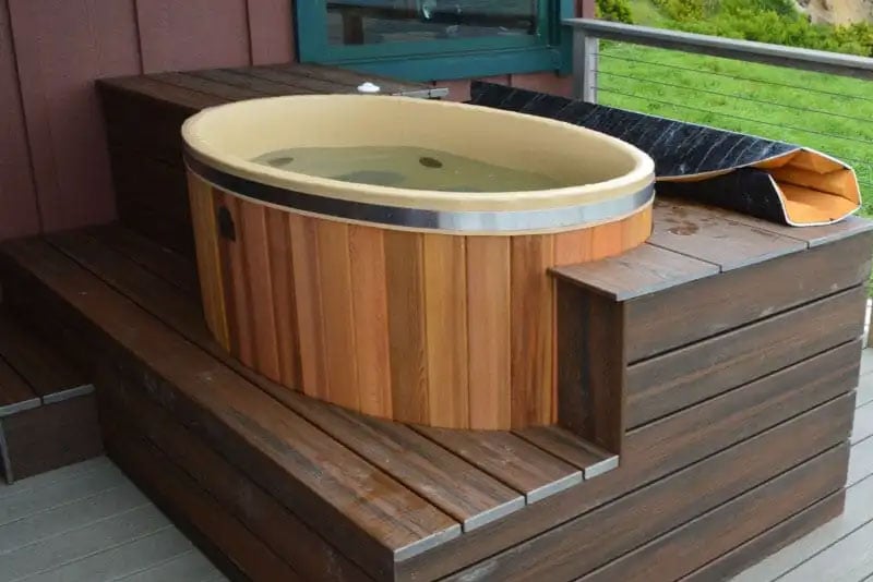 Saguenay Hot Tub